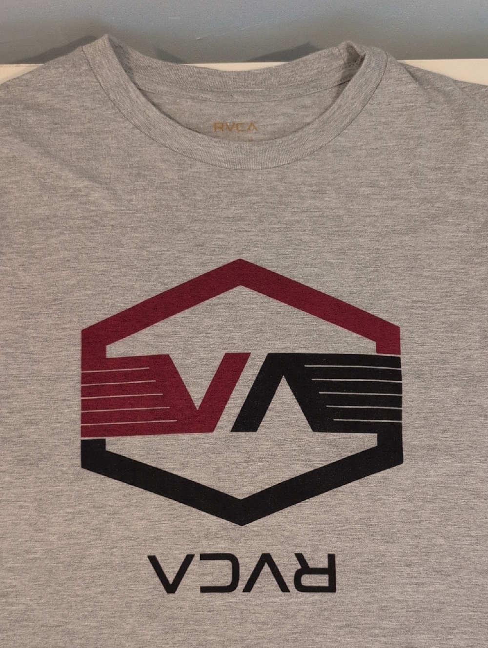 RVCA Men's Medium Lightweight Long Sleeve Tee Shirt